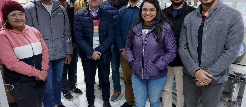 Group of students and Professor De Blasio at a lab in IIT-Delhi, January 2023. 